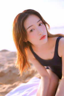 我被困在同一天一千年